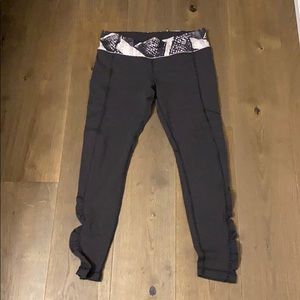 Black size 10 lululemon Speed Tight leggings